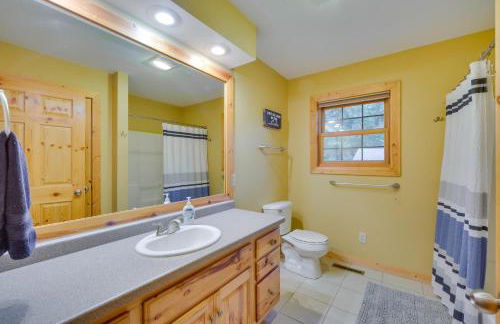 Lakefront Wisconsin Cabin with Boat Dock! - Foto 22