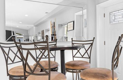 Sunny City Accommodations - Close to METRO and UMD - Foto 12