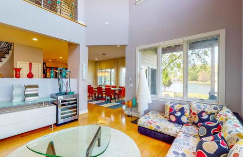 Deck and Private Dock! Winchester Creek Estate - Foto 6