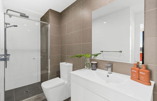 Wollongong CBD Ocean View Apartment - Photo 10