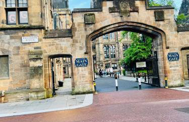 DESIGNER HOUSE - University of Glasgow / Central Glasgow 'Hillhead' West End G12 - Luxurious & Contemporary Detached House / Terrace / Garden / 'electric car charging' Garage Parking - Foto 80