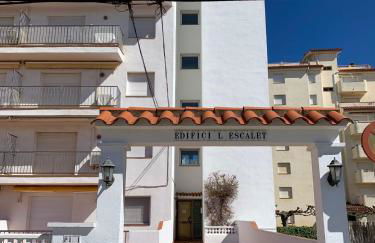 Cosy Apartment in L Escala, 7 mins walk to the closest beach, Riells - Foto 5