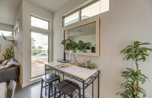 Modern Austin Townhome with Covered Patio, Balcony! - Foto 8