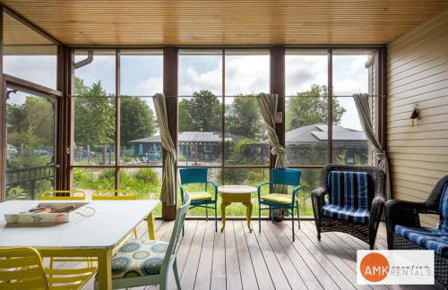 Lake Life Getaway - Condo near downtown! - Foto 27