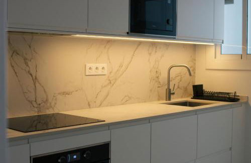 Barcelona a 20 minutos en piso reformado y soleado - Photo 8