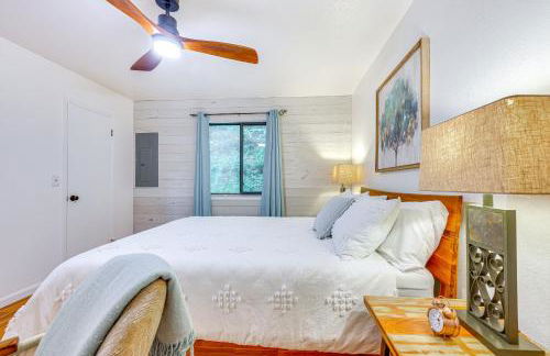 Lakefront Murphy Getaway with Deck, Dock and Kayaks! - Foto 12