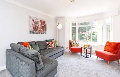 3-Bedroom Cosy Stunning Central Home, Sleeps 8 with Parking and Private Garden - LONG TERM STAY SPRING SPECIAL OFFER AVAILABLE! - by Blue Puffin Stays - Foto 8