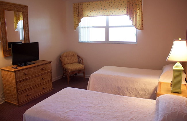 Palm Beach Waterfront Suites - Photo 18