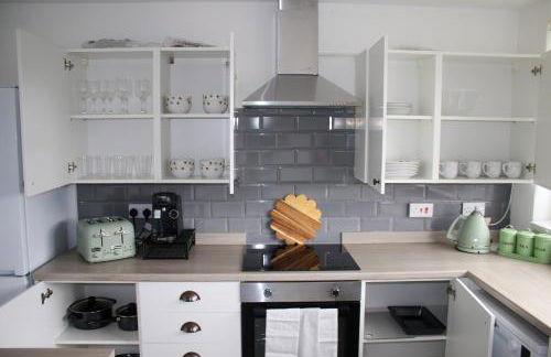 Cosy 3BR Flat With Free Parking Near Marina - Foto 15