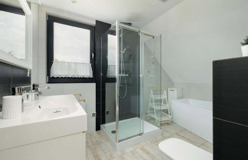 Baltic Home Houses Zastań with Parking by Noclegi Renters - Foto 32