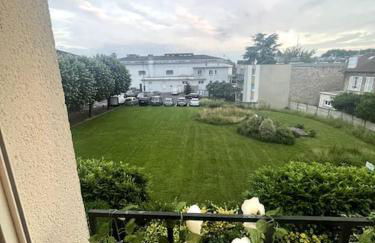 WonderSuite appartement - centre ville avec parking couvert -15mn de Paris et 10 mn de Stade de France, wifi, Netflix - Foto 3