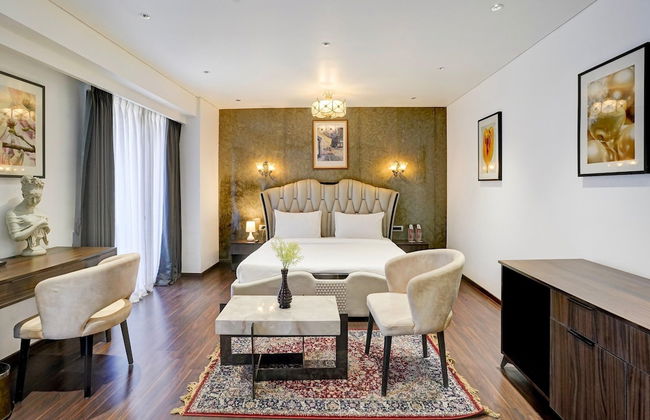 Luxury Elegance at Magarpatta City Pune - Foto 13