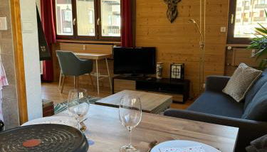 Appartement T2 ambiance chalet centre village proche des commerces et des pistes WIFI - Foto 4