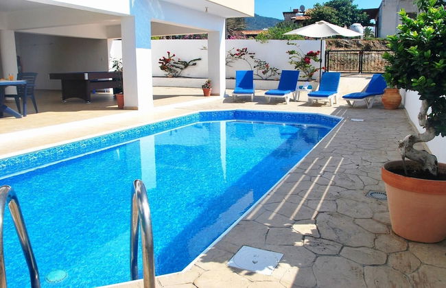 Villa Only 50m To The Sea, Sleeps 12, Polis - Foto 29