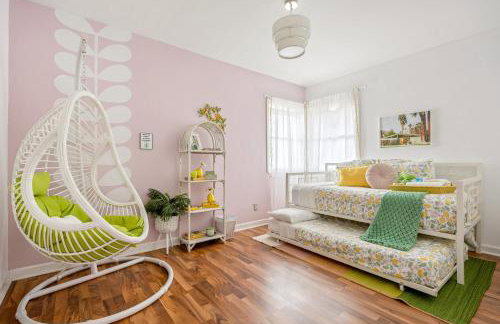 Indy Palm Pad with Patio & Tiki Bar-Mid-Century Charmer-Family Friendly - Photo 32