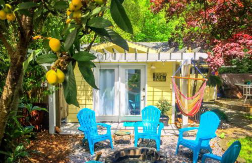 Romantic Beach Style Cottage close to everything! - Photo 1