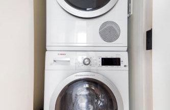 Sunny Oasis with WD I Central Air I Desk I Free Park - Foto 11