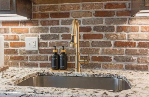 Rustic plus Western - Walk to Bars, Coffee and Restaurants - Foto 31