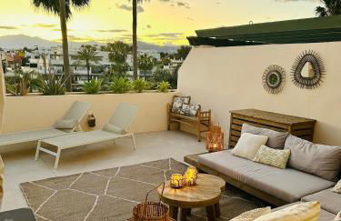 StayatSas Marbella, close to the beach, large 80 m2 terrace, large swimming pools, parking included, 10 minutes from the centre - Foto 54