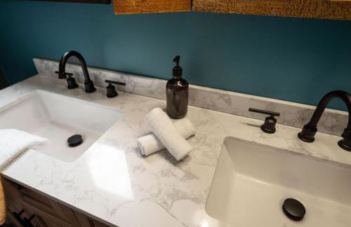 Relaxing Pocono Stay Near Lake with Hot Tub & BBQ - Foto 41