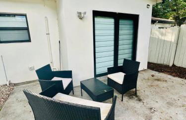 Modern Home with large private yard - Next to downtown & beach & airport - Pet friendly - Foto 26