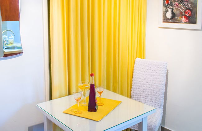 Yellow Lilly Mostar Apartment - Photo 9