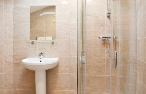 Blacksmith's Cottage - Photo 11