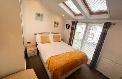 2 Bedroom Lodge TH35, Nodes Point, St Helens, Isle of Wight - Photo 13