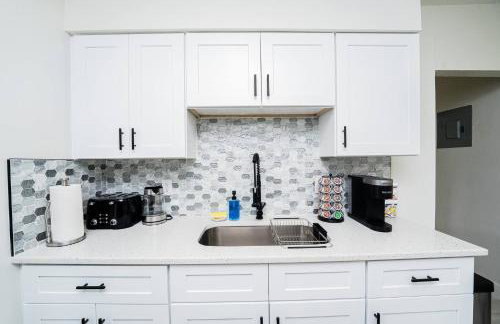 Close to the Action, Peaceful When You Return - Foto 17