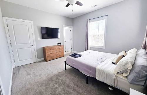 4 Minutes to UNC - 7 Minutes to Carrboro - En-Suite Bathrooms - Foto 19