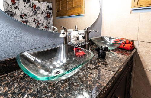 Remodeld5BR Modern Retreat with Covered Pool - Foto 19