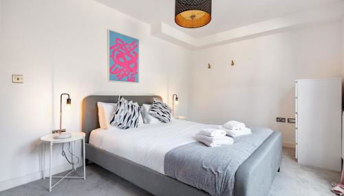 London Eye ,split level and private patio,sleeps 6 - Foto 1