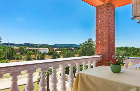 1 Bedroom Stunning Apartment In Labin - Foto 2