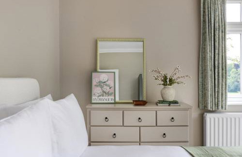 Merry Lakes - Luxury Lakeside Escape with Pool - Just 30 Minutes from London - Foto 37