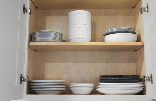 Cheerful 5-bedroom w/Screened Patio, Sleeps 10 in the heart of Fremont! - Foto 24