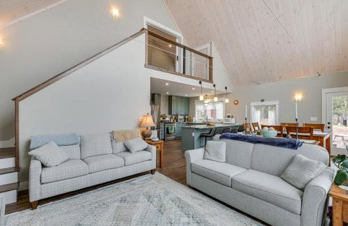 Lakefront Bucksport Home w/ Fire Pit + Gas Grill! - Foto 4