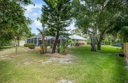 Elegant 4BR Pool Sanctuary - Ideal for Work or Play! - Foto 14