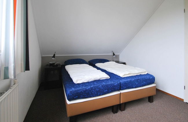 Holiday Home on the Water in Friesland - Foto 2