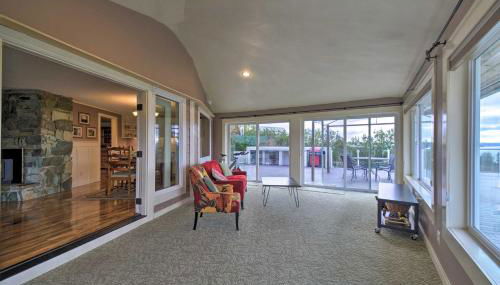 Breathtaking Port Ludlow Home with Deck and Yard - Foto 5