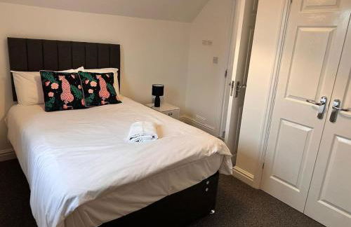 Rushden HUGE 6 Bed house with driveway - Foto 8