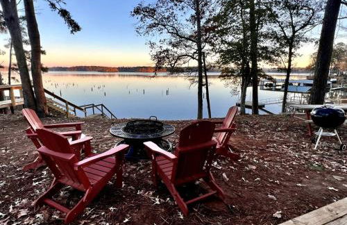 Cozy Waterfront Cabin for a Memorable Getaway on Toledo Bend Lake in Hemphill, Texas - Photo 10