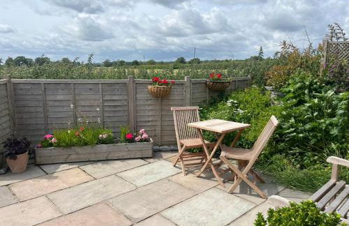 The Acorn Goodwood luxury lodge house 10 minute walk from Goodwood Festival of Speed - Foto 36