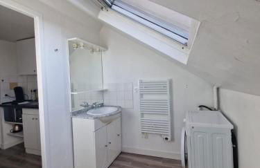 Cozy studio Libourne Train station within walking distance - Foto 12