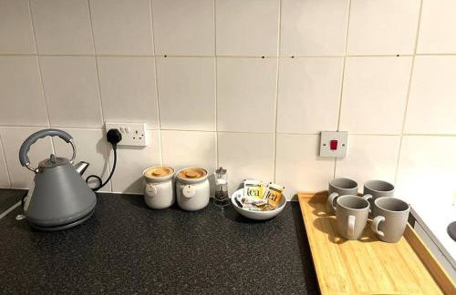 Two bed flat in popular York Rd - Foto 7