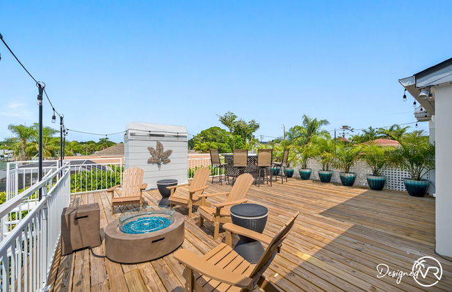 Chic 8BR with Heated Pool & Waterview - Photo 52