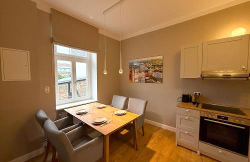 LIVA Stays Schwerin Zentrum - 4 Ferienwohnungen mit Küche und WLAN - Nähe Hauptbahnhof - Ideal für Familien & Monteure - Foto 39