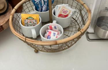 Serene Modern Home Backdoor with great WiFi, games, movies, patio seating and bbq Easy Access to North Joshua Tree National Park in 10 minutes - Foto 44