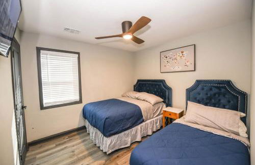 Spacious 4 bedroom 8 beds 20mins From downtown - Foto 4