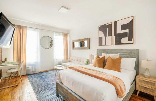 26-3A STUDIO Gramercy W D Outdoor Courtyard - Photo 1