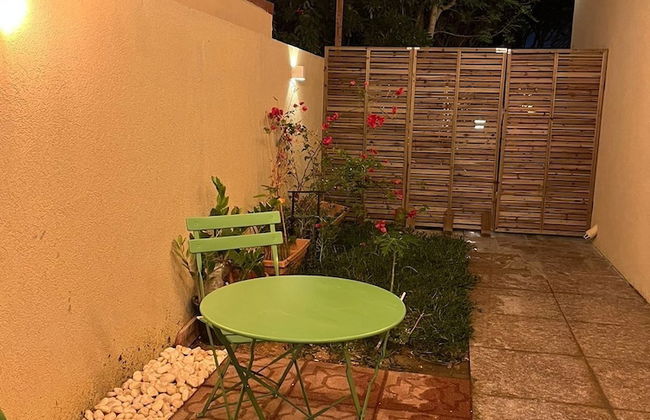 Charming and Cozy Apartment in Dubai Available now - Photo 18